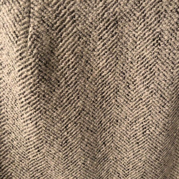 Beautiful skirt from the Limited. *worn once - Picture 2 of 7